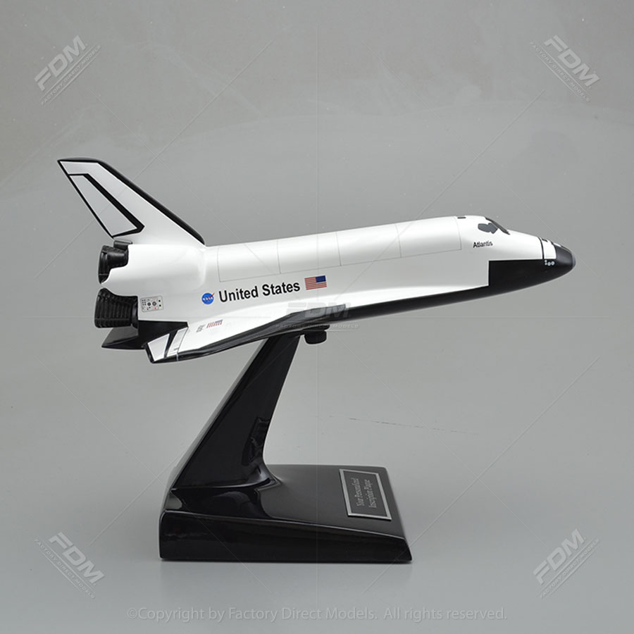 Executive Series E4520 NASA Orbiter Atlantis 1-200 Scale Museum Quality Display Model 