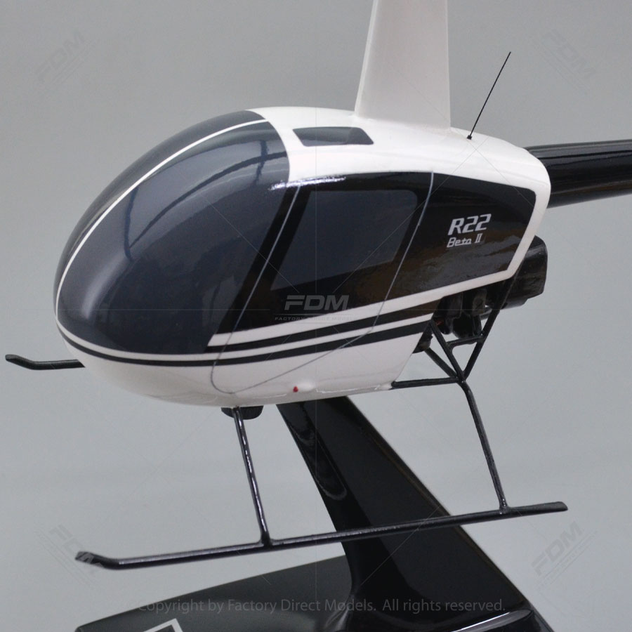 ファイナル価格 ロビンソン Robinson ヘリコプター R22 1/24 Amazon.co.jp: R22 ロビンソン ヘリコプター ウッドモデル : ホビー