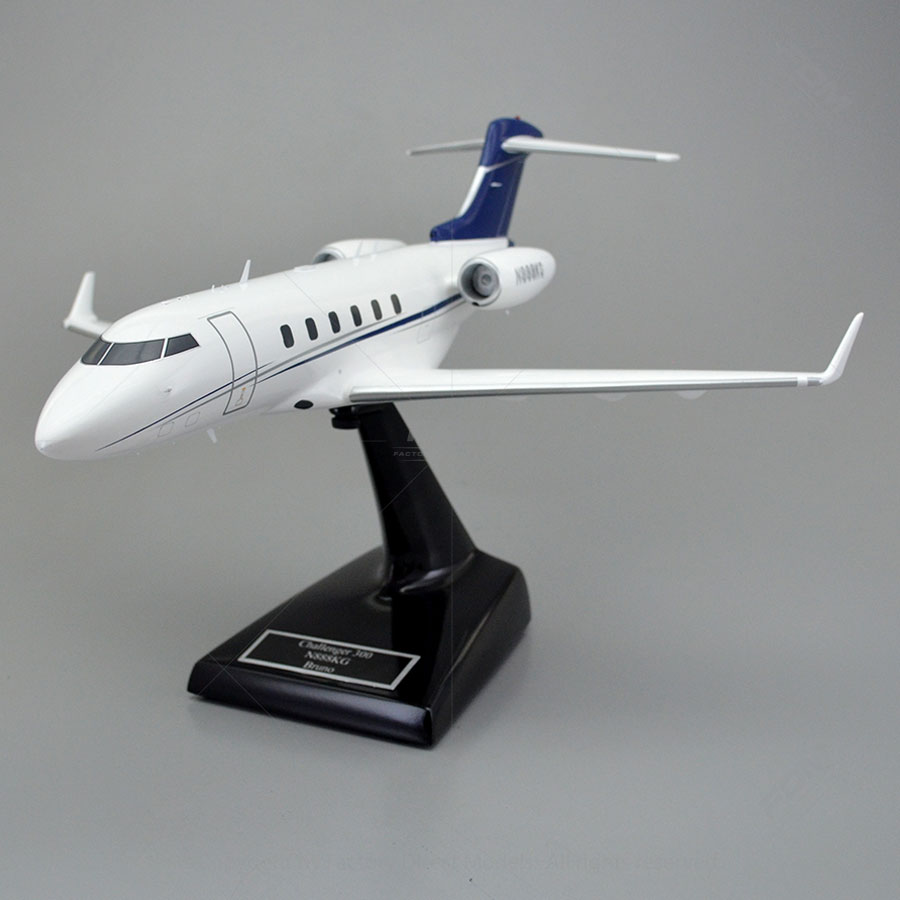 38灯 Flight Base Design Black Label 1724035029_bombardier_bd_100_1